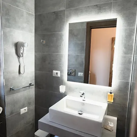 Diamond Vatican Konukevi