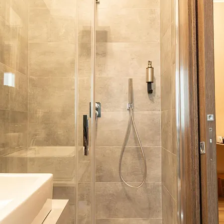 Diamond Vatican Roma