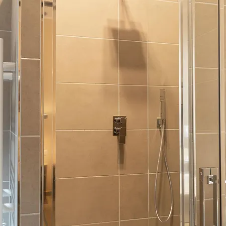 Diamond Vatican Konukevi