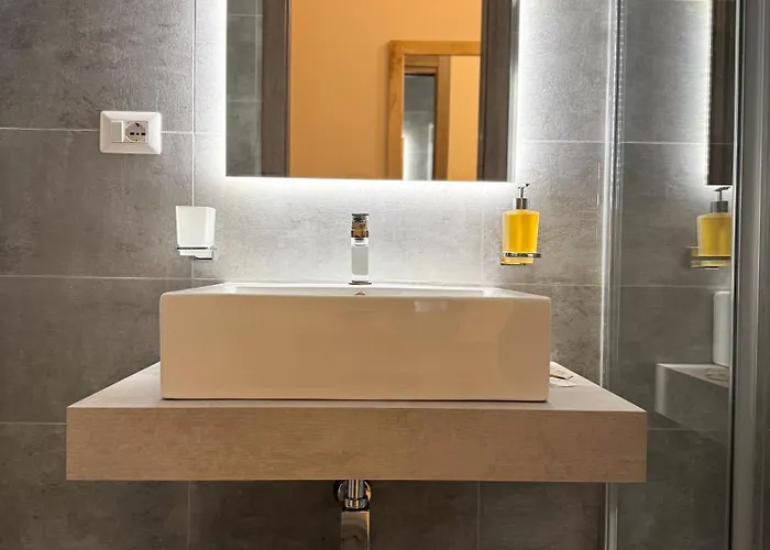 Diamond Vatican Konukevi Roma